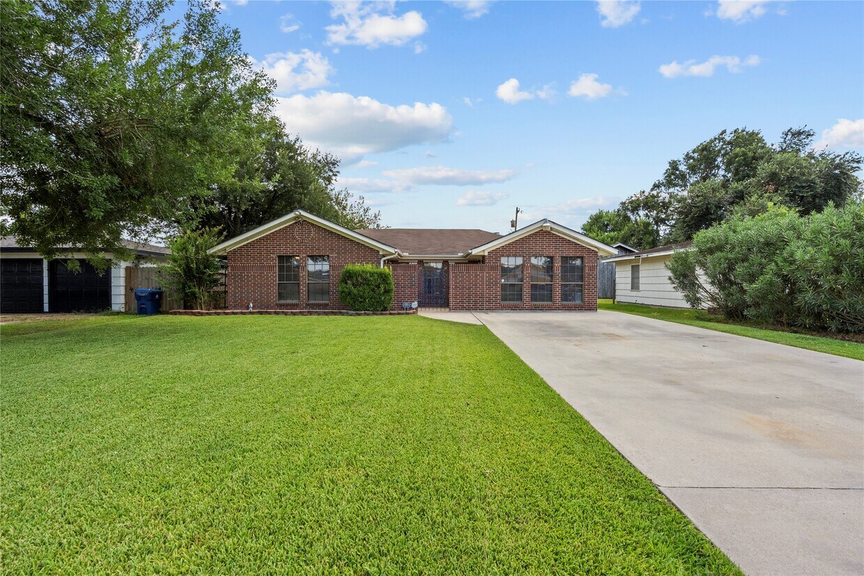Foto principal - 1421 16th Ave N