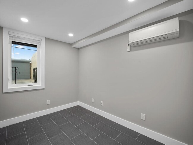 Building Photo - 2517 Benning Rd NE