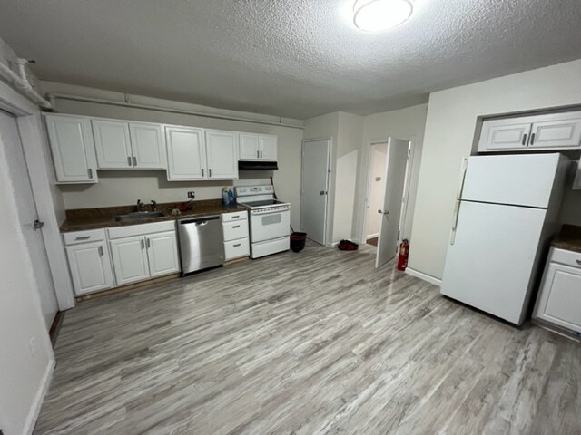 Primary Photo - 232 Center St