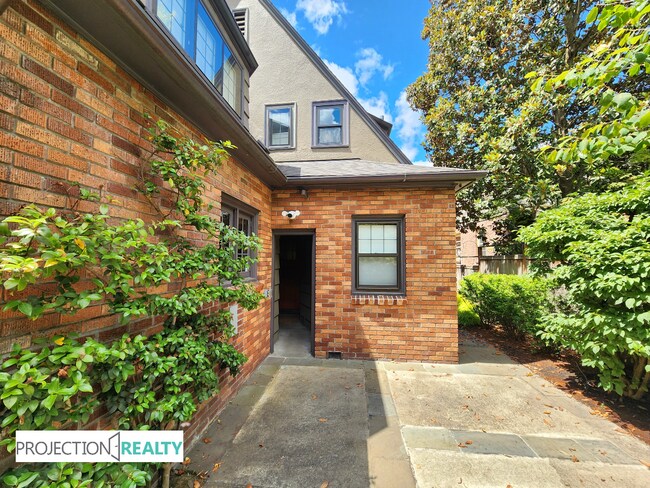 Foto del edificio - 2211 SE Harrison St