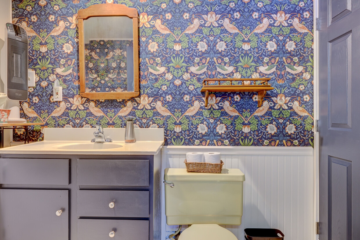 1970 Lakeview Dr E, Lake Ariel, PA 18436 House Rental in Lake Ariel