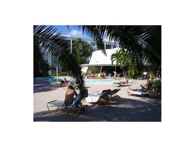 Building Photo - 5321 NE 24th Terrace