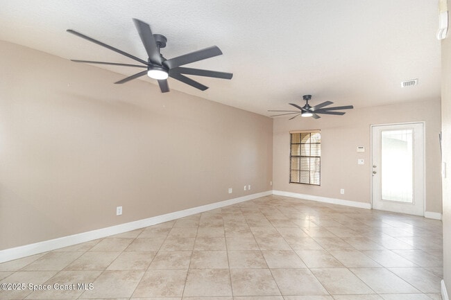 Building Photo - 1200 Luminary Cir