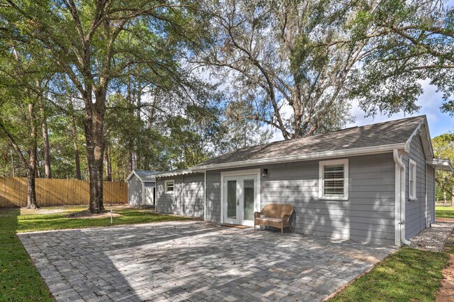 Foto del edificio - 224 E Kelly Park Rd