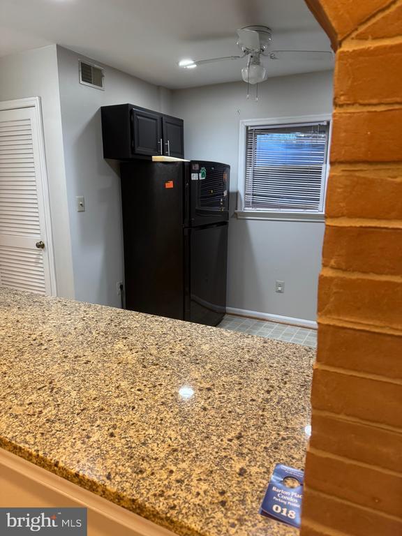 Building Photo - 2540 Fairfax Dr