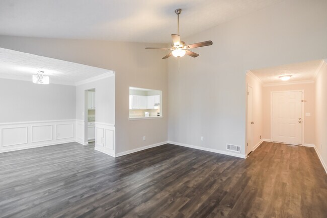 Building Photo - Fantastic 3bd/2ba home! Let yourself in!
