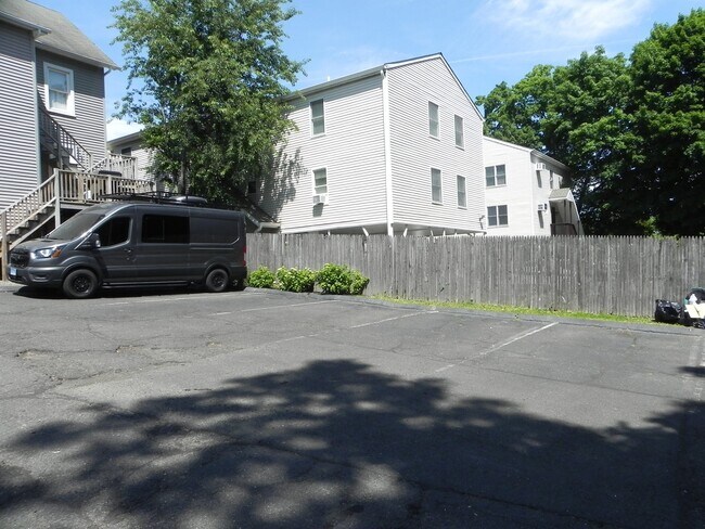 Foto del edificio - 67 Fairfield Ave