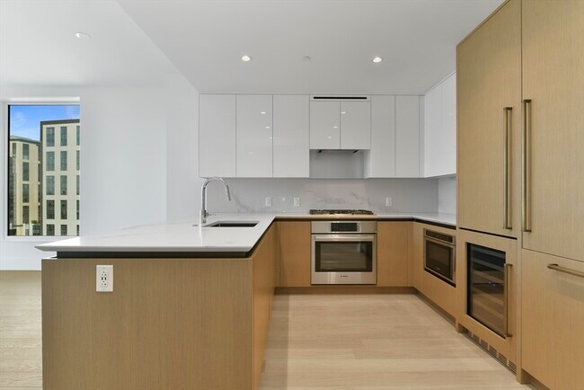 Building Photo - 380 Harrison Ave