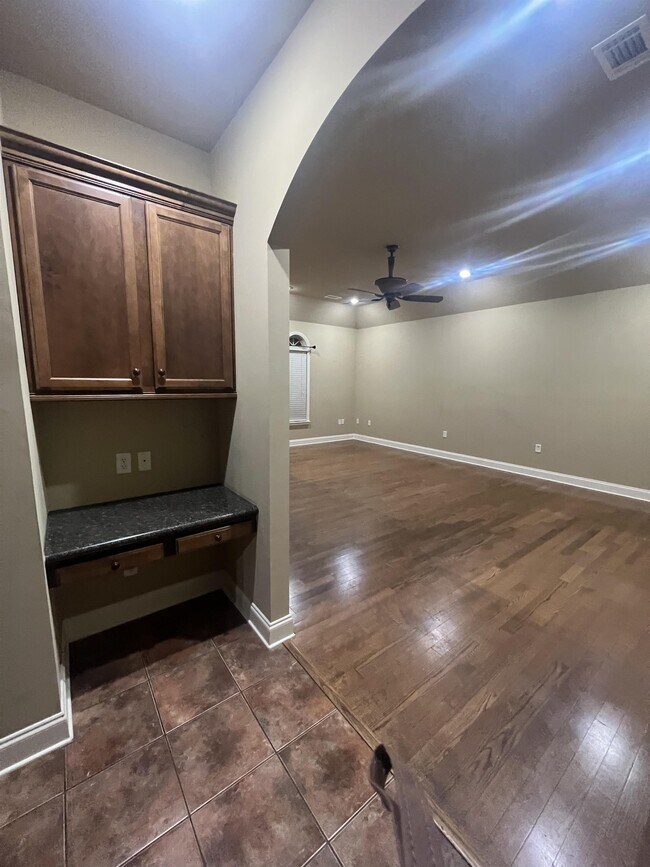 Building Photo - 2520 Granite Pointe