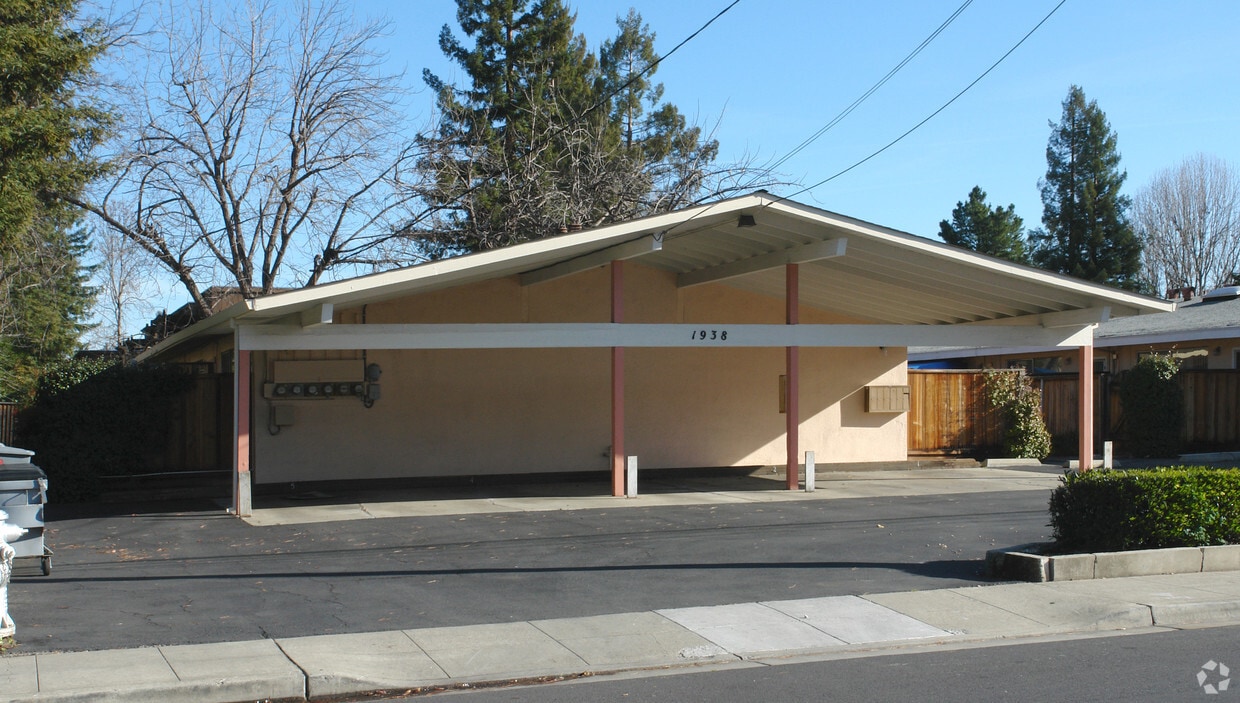 Building Photo - 1938 Montecito Ave