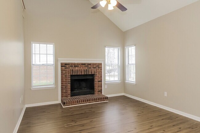 Building Photo - 4714 Saxonbury Way