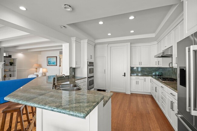 Building Photo - 3086 Solimar Beach Dr