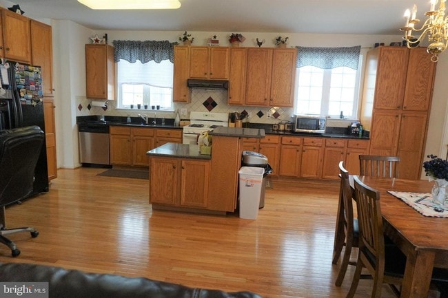 Building Photo - 13925 Coachmans Cir