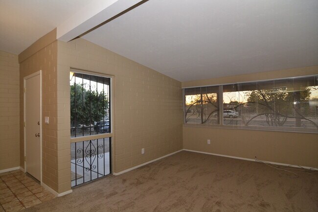 Foto del edificio - Charming 2 Bedroom 1 Bath Home! South Tucs...