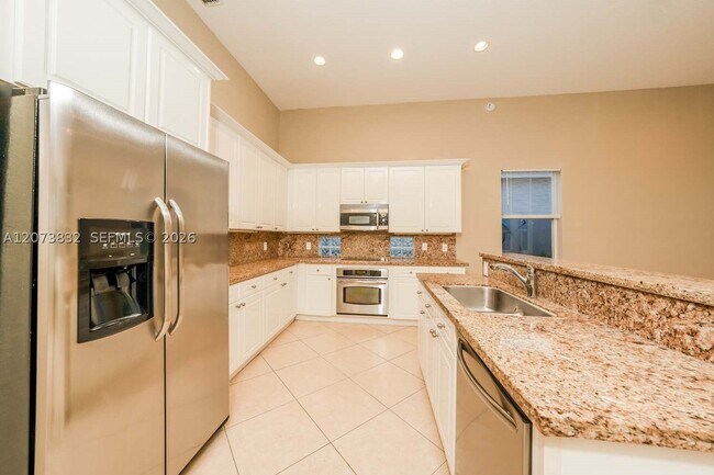Foto del edificio - 18696 Ocean Mist Dr