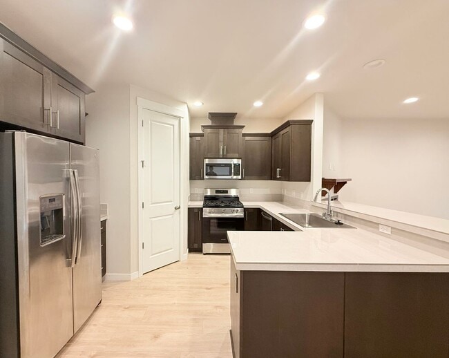 Foto del edificio - Gorgeous Newer 3 Bedroom 2.5 Bathroom Home **$500 Move in special-Prairie High School