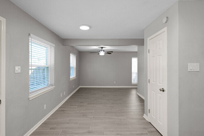 Building Photo - 8226 Autumn Willow Dr