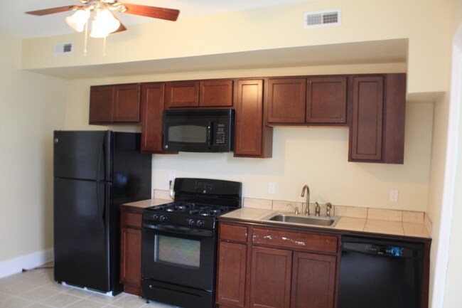 Foto del edificio - 818 Hollins St