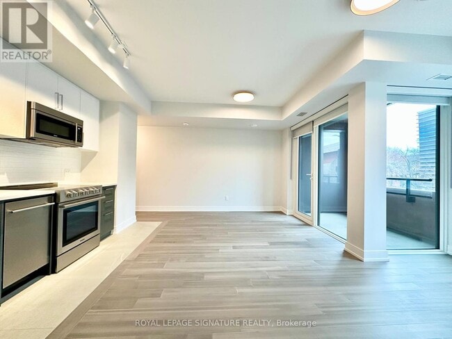 Photo du bâtiment - 664 Spadina Ave.