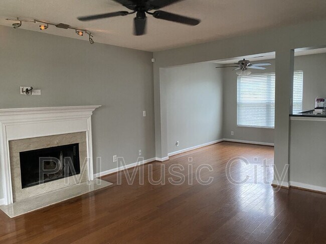 Building Photo - 3933 Bridgeview Ln