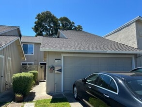 Building Photo - 1122 Forrestal Ln