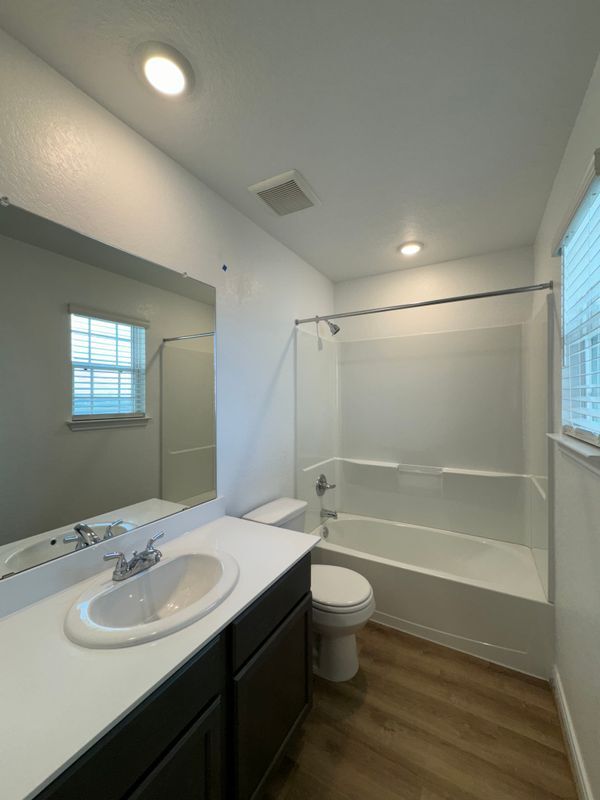 Foto del edificio - 11131 Hollinger Cir