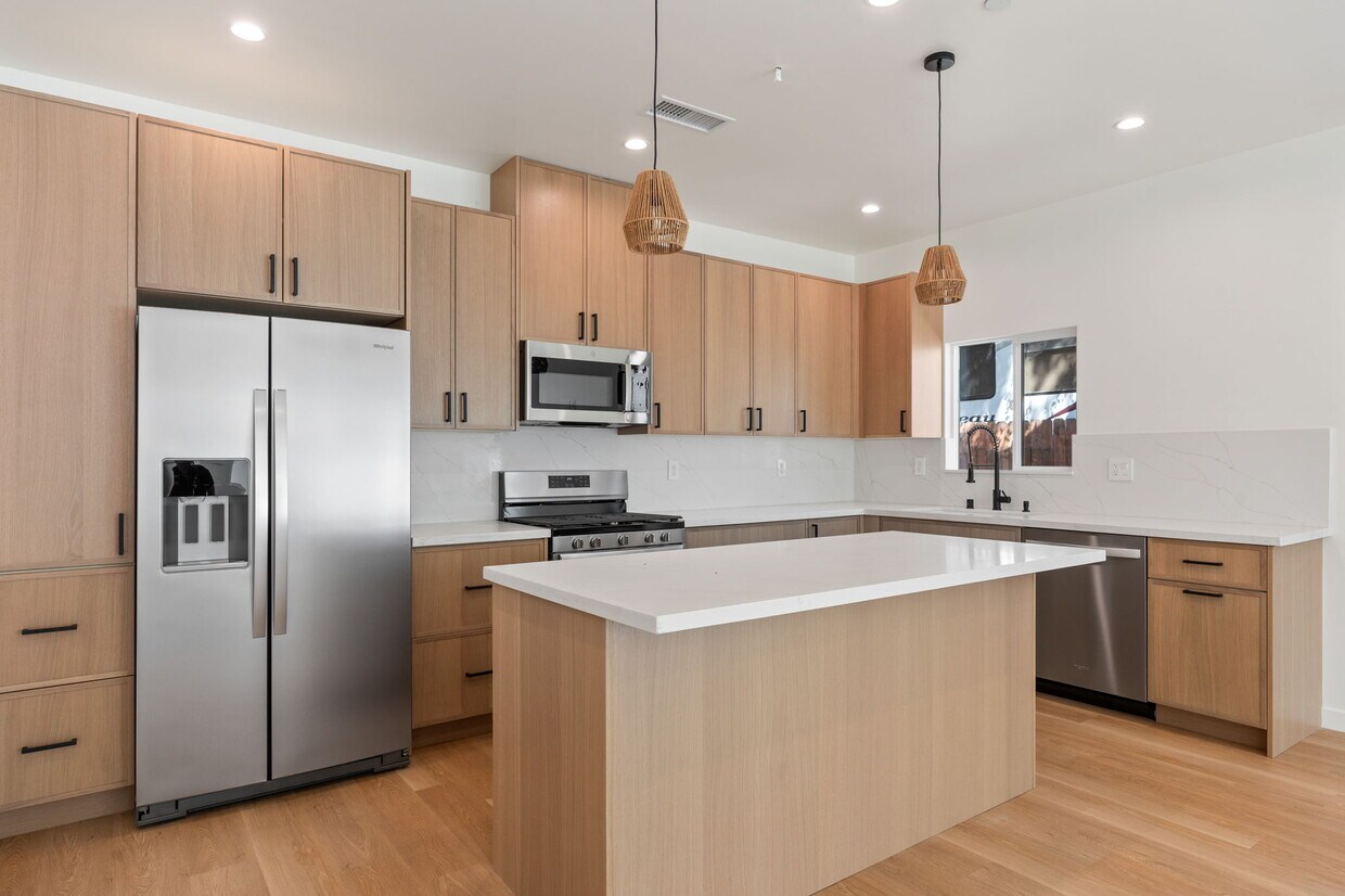 Foto principal - 21824 Cohasset St