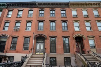 Building Photo - 155 Grand St