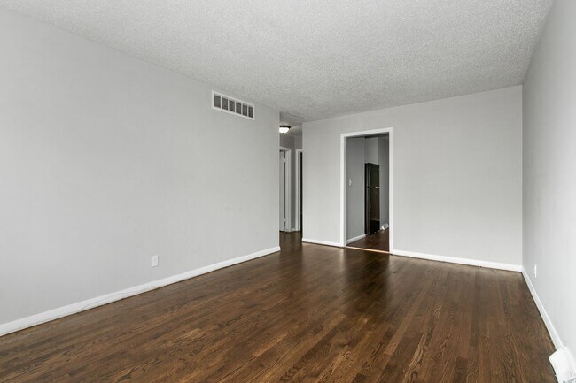 Foto del edificio - 1510-1512 North 63rd Terrace