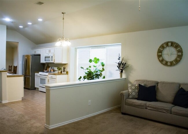 Foto del edificio - 5743 Rose Rock Canyon Dr