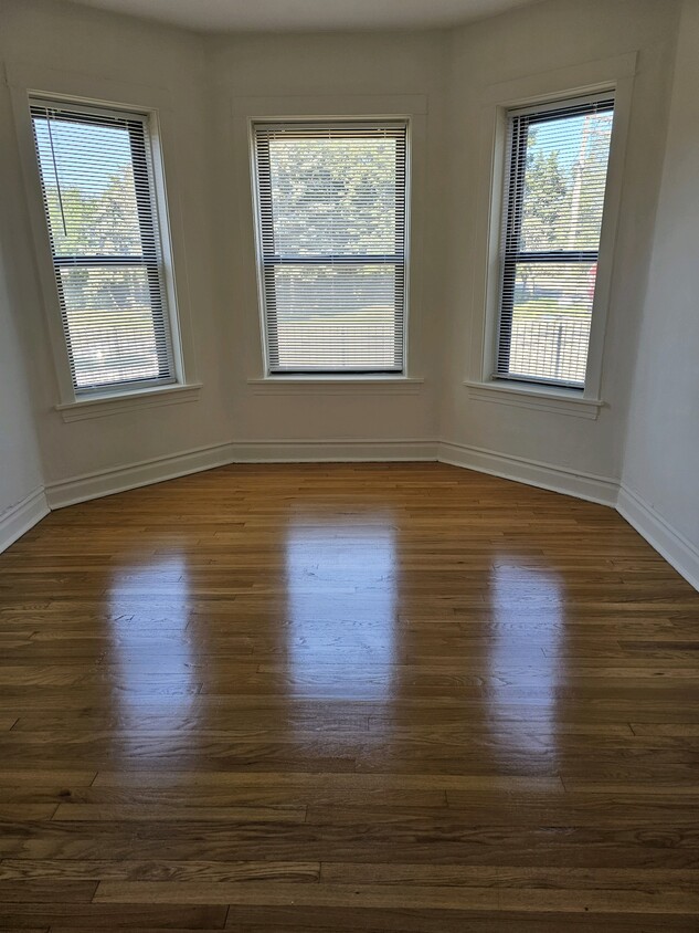 3755 Unit 1 Bedroom - 3753 - 3755 W Grace St