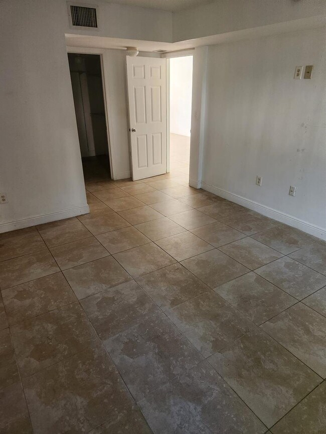 Foto del edificio - 4785 SW 62nd Ave