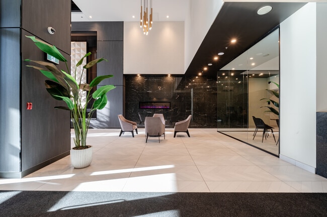 Building Photo - 1001 Rue Lucien-L'allier
