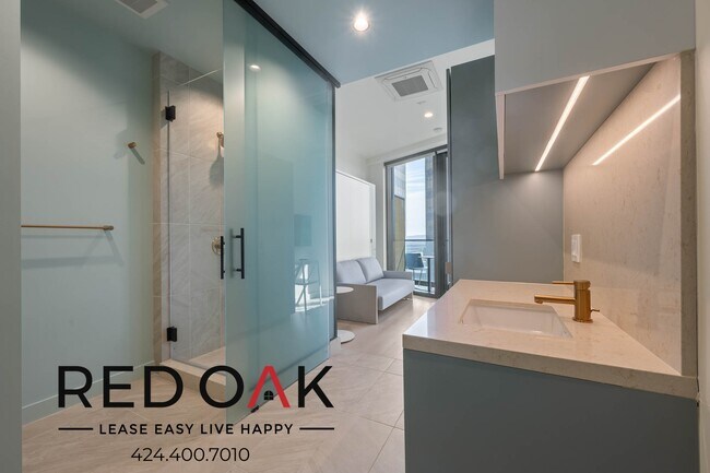 Foto del edificio - ~8 Weeks FREE~ Fully Furnished, Luxury Pri...