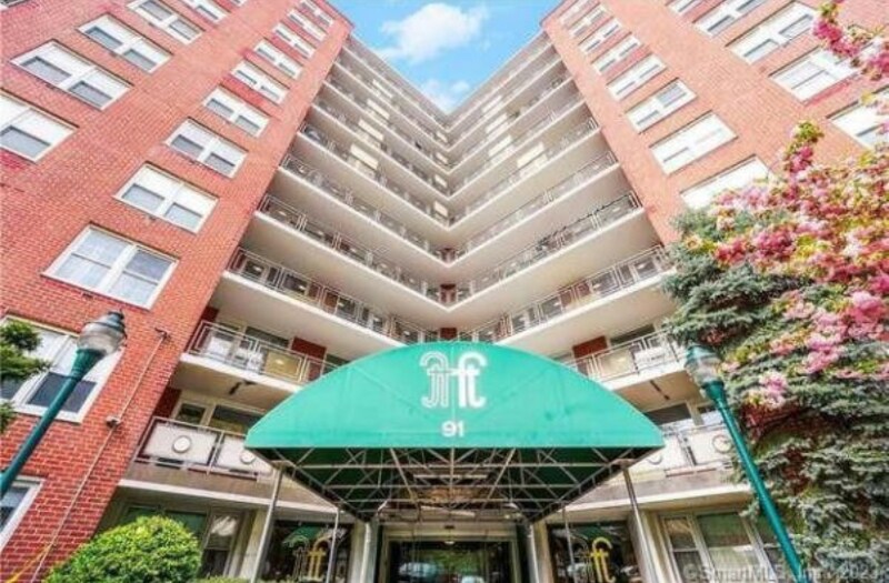 Foto del edificio - 91 Strawberry Hill Ave
