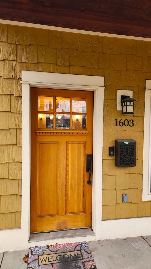 Foto del edificio - Beautiful Three Bedroom House with Garage and Fenced Yard