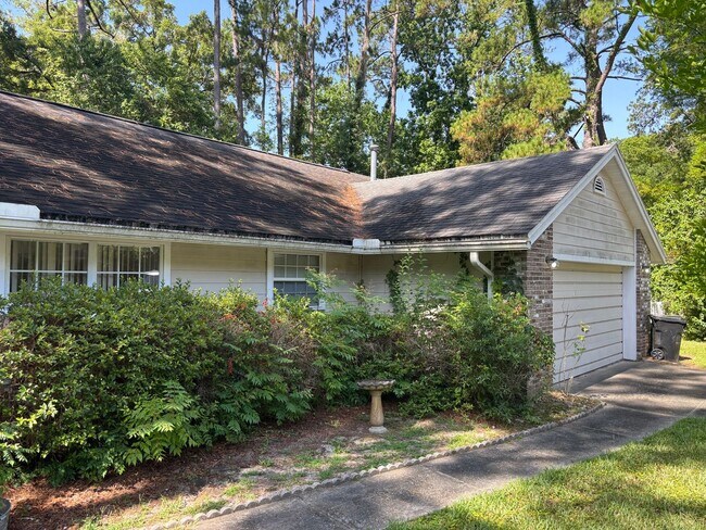 Foto del edificio - AVAILABLE FALL 2026!!! BEAUTIFUL 3 BEDROOM HOME