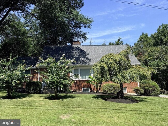 Foto del edificio - 11308 Cedar Ln
