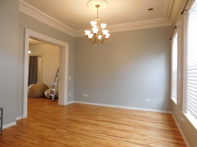 Building Photo - 1708 S Newberry Ave