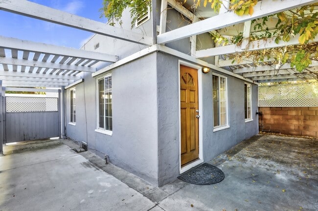 Building Photo - 510 RUBERTA Ave