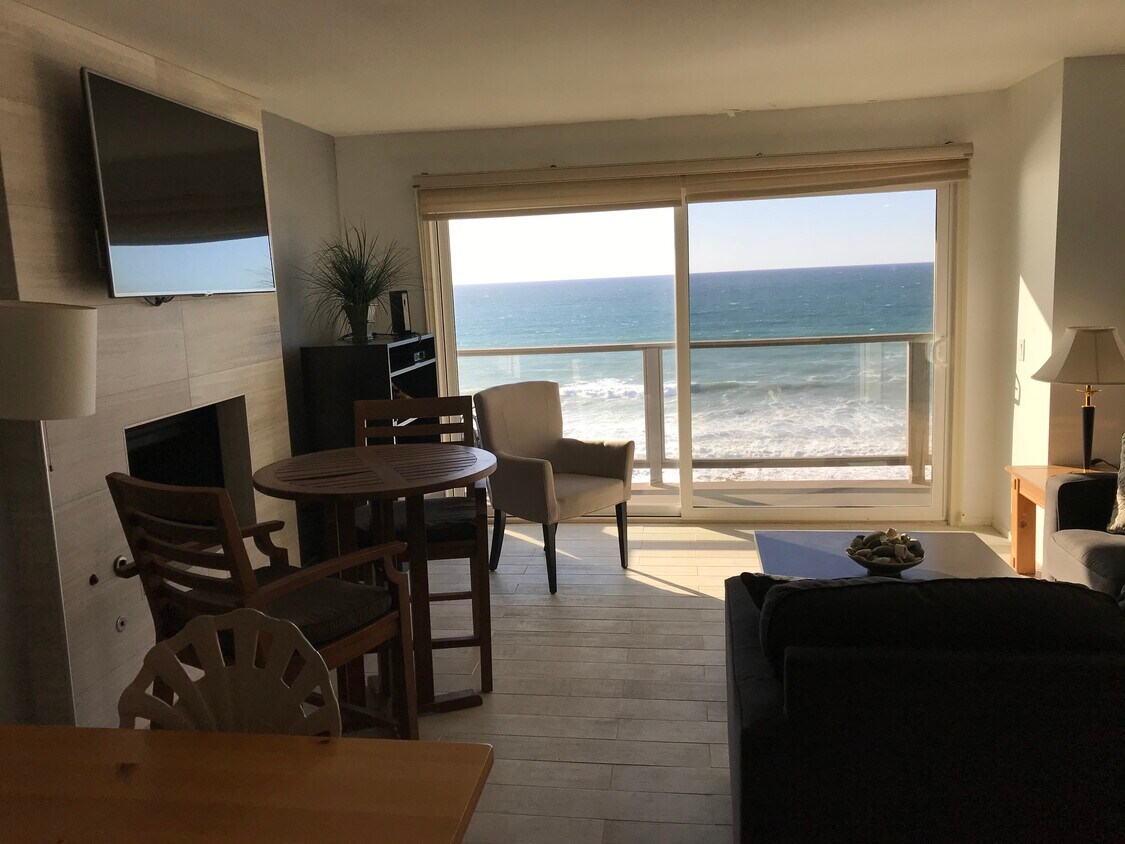 720 4th St Unit 2, Encinitas, CA 92024 Condo for Rent in Encinitas, CA