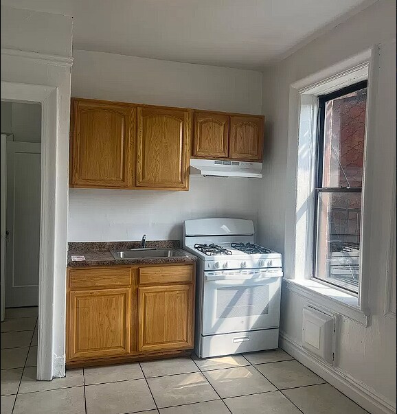 Primary Photo - 105 Clifton Pl