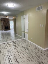 Building Photo - 17331 Red Oak Dr
