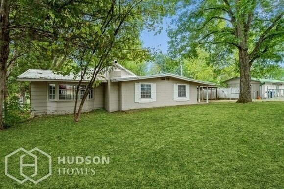 Building Photo - Move in by December 15th - GET $500 OF 1ST...