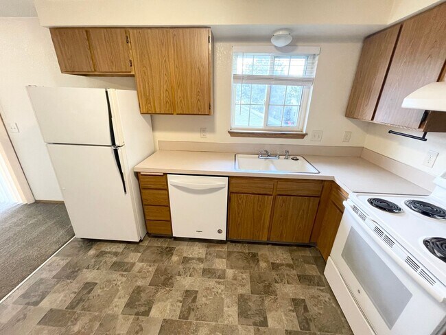 Foto del edificio - Beautiful 2 Bedroom 1 Bath Apartment- Close to BSU
