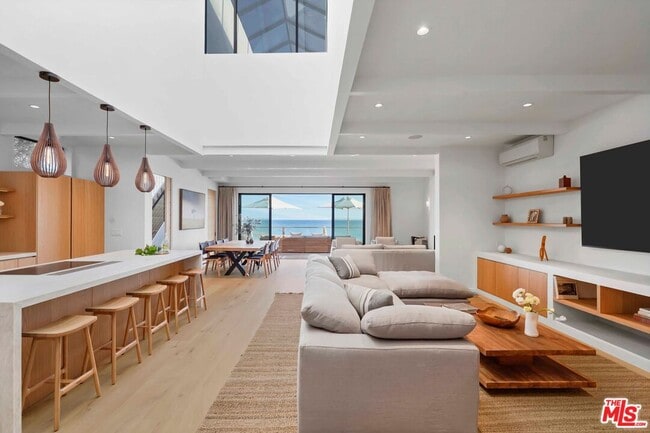 Building Photo - 31376 Broad Beach Rd