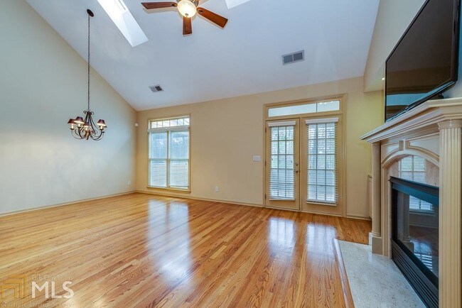 Building Photo - 6393 Queens Court Trace