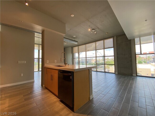 Foto del edificio - 353 E Bonneville Ave