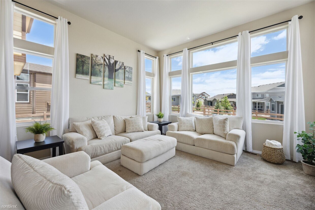 5 br, 3.5 bath House 10217 Sharon Spring... House for Rent in