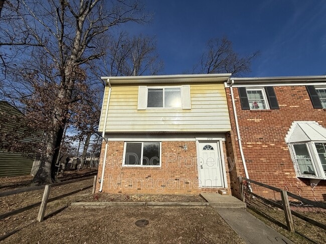 Building Photo - 733 Bellows Ave